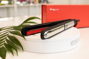 Kokį efektą sukelia Upgrade plaukų tiesintuvas?